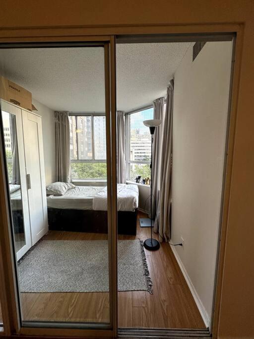 Best Location In Downtown- Walking To Eaton Centre, Nathan Phillips Square, Yonge-Dundas, Ikea,Transit Toronto Exteriér fotografie