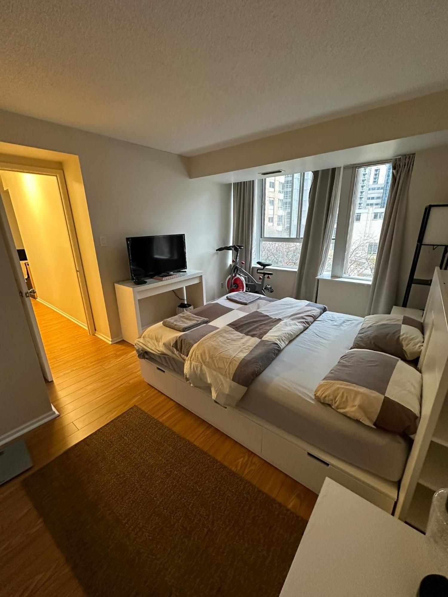 Best Location In Downtown- Walking To Eaton Centre, Nathan Phillips Square, Yonge-Dundas, Ikea,Transit Toronto Exteriér fotografie
