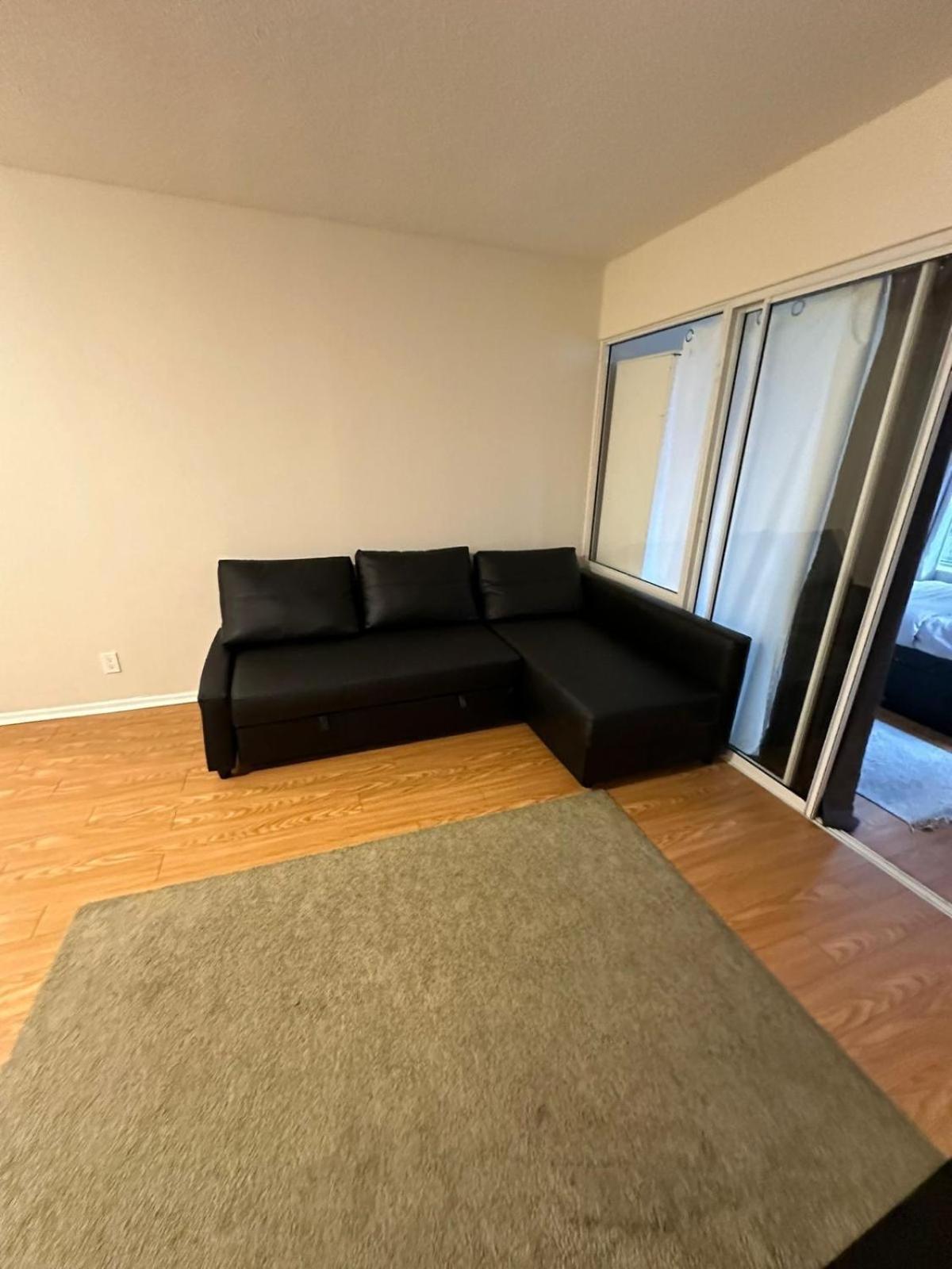 Best Location In Downtown- Walking To Eaton Centre, Nathan Phillips Square, Yonge-Dundas, Ikea,Transit Toronto Exteriér fotografie